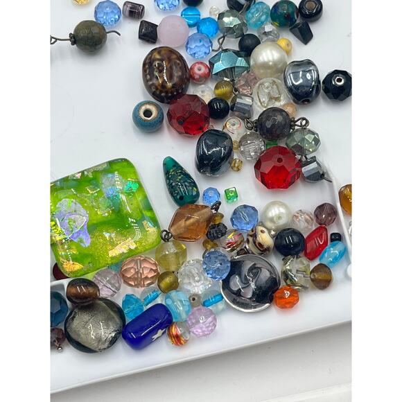 One Pound Mix of Assorted Glass Beads for Jewelry Making, Craft, Repurpose LOT 7 - Picture 7 of 8